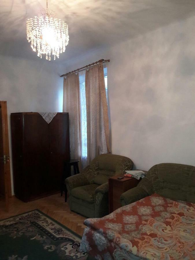 Квартира між вокзалом і центром Львов Экстерьер фото
